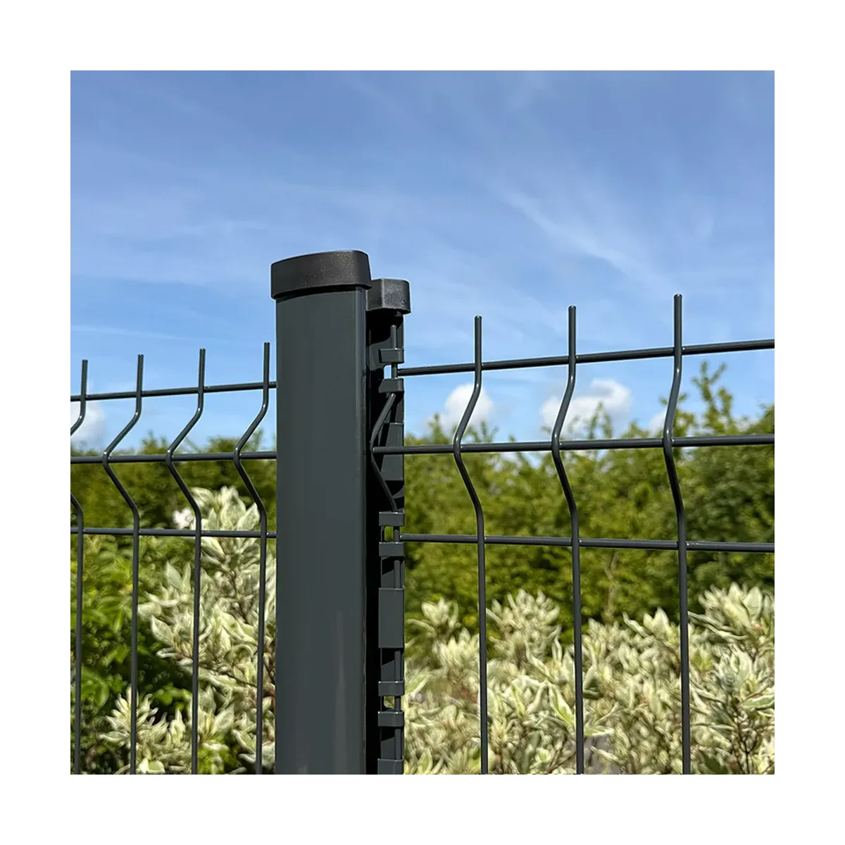 Poteau grillage rigide BRICO+ | Majalo