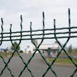 Bordure défensive plastifiée