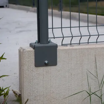 Platine à équerre pour poteau PRO