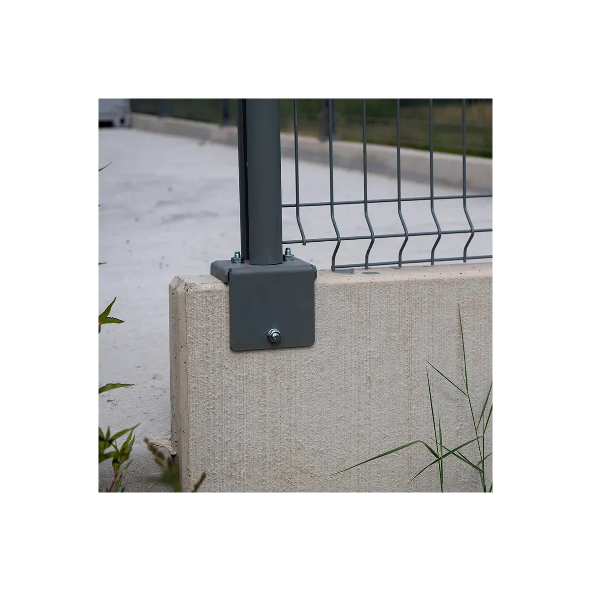 Platine à équerre pour poteau PRO